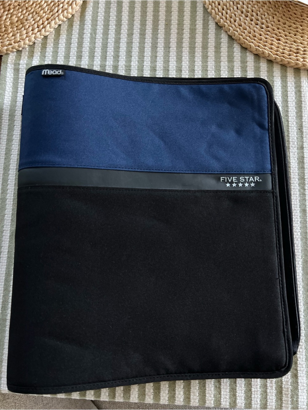 Five Star Zipper Binder Trapper
